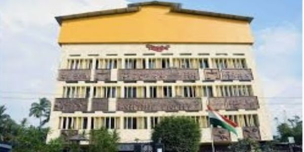 रायगडच्या जिल्हा आरोग्य अधिकारी अखेर निलंबित