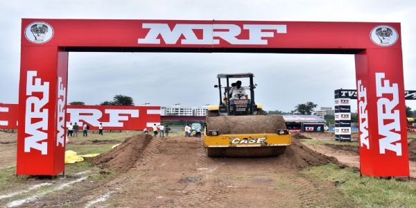 नाशिक मध्ये रंगणार एम आर एफ सुपरक्रॉस स्पर्धेचा थरार