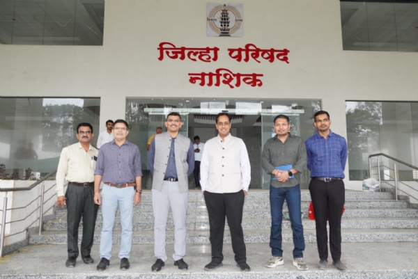 जिल्हाधिकारी आयुष प्रसाद यांनी केली जिल्हा परिषदेच्या नूतन इमारतीची पाहणी