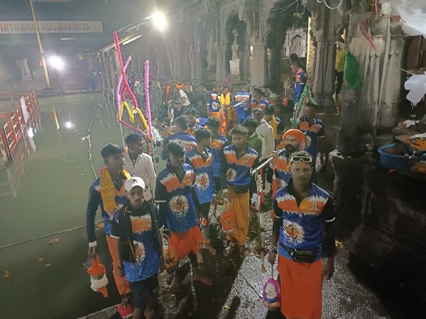 गडाकडे पाच हजार कावडीधारक रवाना