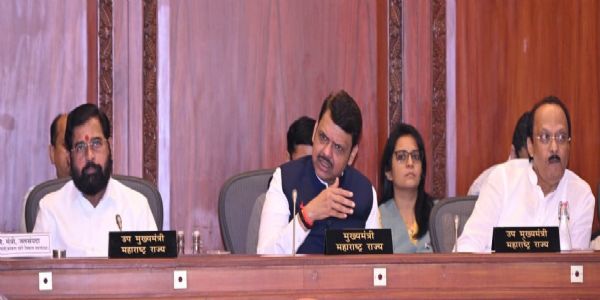 नाशिकमधील नवीन रिंग रोडचे व साधूग्रामचे काम त्वरित पूर्ण करावे - मुख्यमंत्री