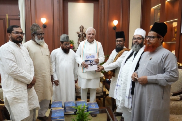 delegation of Adarasharia during their meeting with Governor