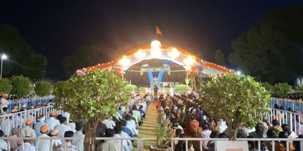 मोझरी गुरुकुंजात तुकडोजी महाराज पुण्यतिथी महोत्सवाला तीर्थ स्थापनेने सुरुवात; लाखो भक्तांचा सहभाग
