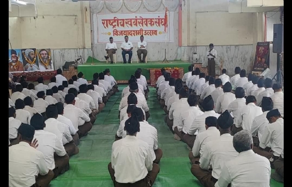राष्ट्रीय स्वयंसेवक संघाच्या १०० वर्षांच्या शताब्दी पूर्ती निमित्त विजयादशमी शस्त्रपूजन व पथसंचालन
