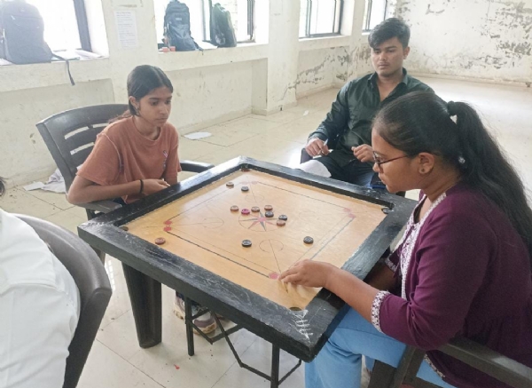 जिल्हा ज्युनियर गटाच्या कॅरम स्पर्धा आणि निवड चाचणी उत्साहात संपन्न ,राज्य स्पर्धेसाठी खेळाडूंची निवड.