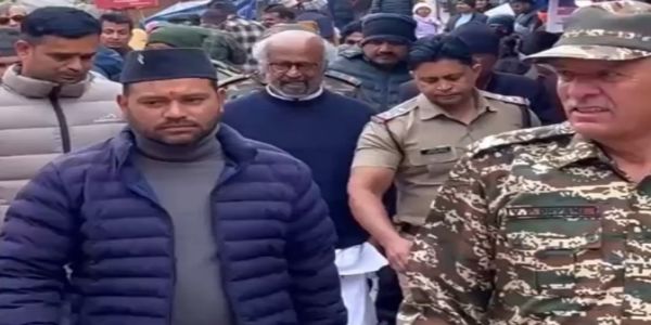 सुपरस्टार रजनीकांत यांनी घेतले बद्रीनाथ धामचे दर्शन