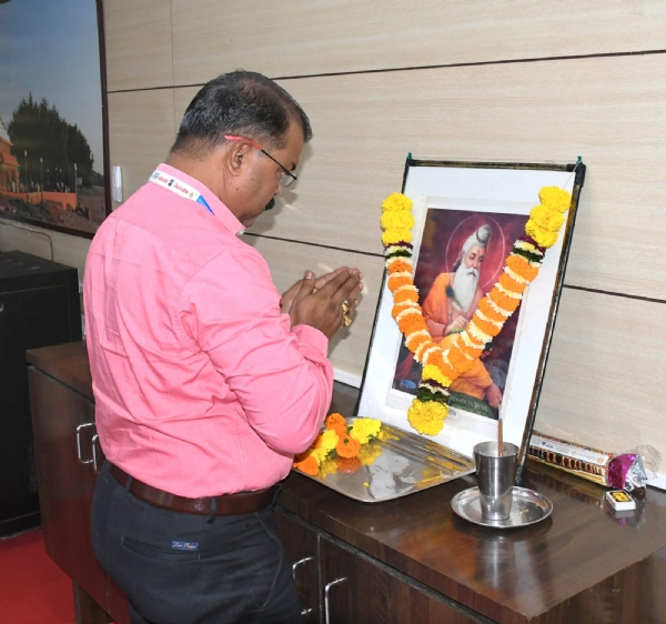 महर्षी वाल्मीकी जयंतीनिमित्त रत्नागिरीत अभिवादन