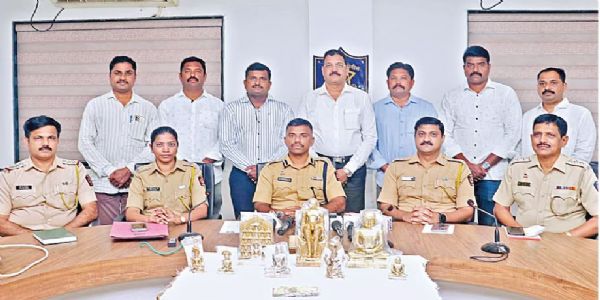 सोलापूर - मंदिरातील चोरीला गेलेल्या आठ मूर्ती 12 तासांत हस्तगत