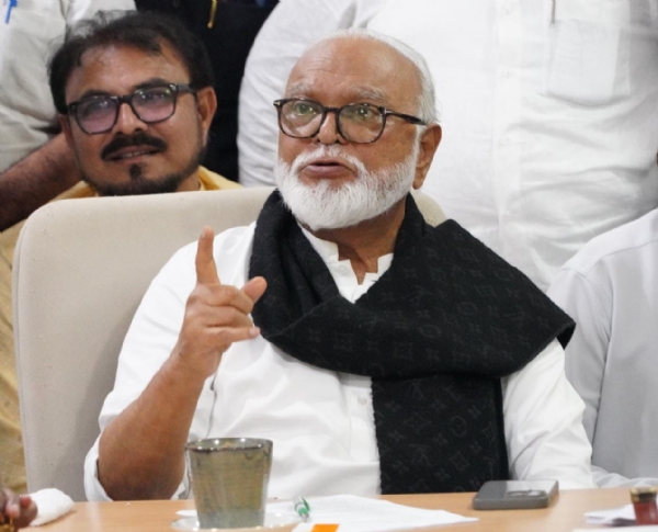 नाशिक विमानतळ येथे विमान पार्किंग हब विकसित करा, मंत्री भुजबळ यांचे मुख्यमंत्री देवेंद्र फडणवीस यांना पत्र
