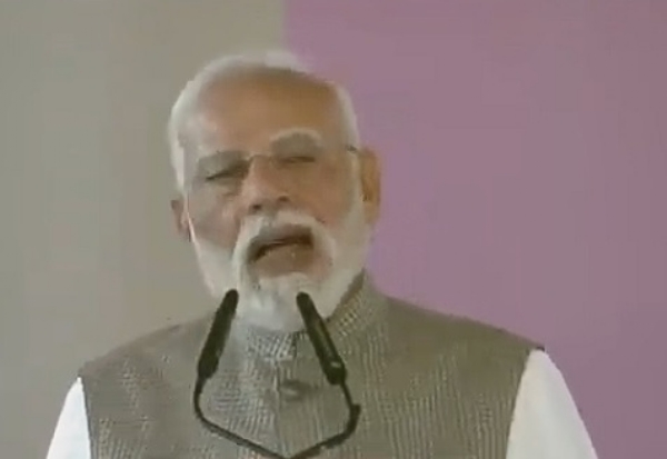 आज नवी मुंबई आंतरराष्ट्रीय विमानतळाच्या उद्घाटन कार्यक्रमात पंतप्रधान नरेंद्र मोदी
