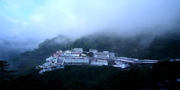 वैष्णोदेवी यात्रा तीन दिवसांनंतर पुन्हा सुरू
