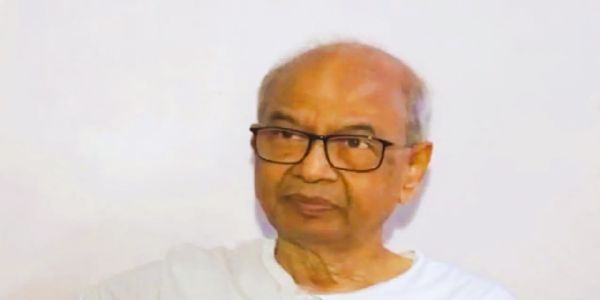 ऍड. राकेश किशोर यांची तात्पुरती नोंदणी रद्द
