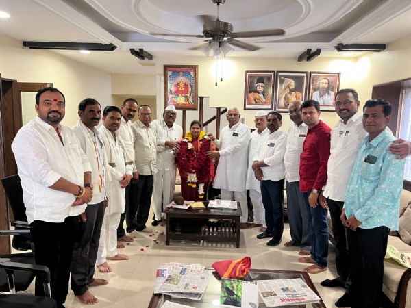 नागरिकांनी मांडलेल्या विविध समस्यांबाबत तात्काळ संबंधित अधिकाऱ्यांना सूचना नागरिकांनी मांडलेल्या विविध समस्यांबाबत तात्काळ संबंधित अधिकाऱ्यांना सूचना