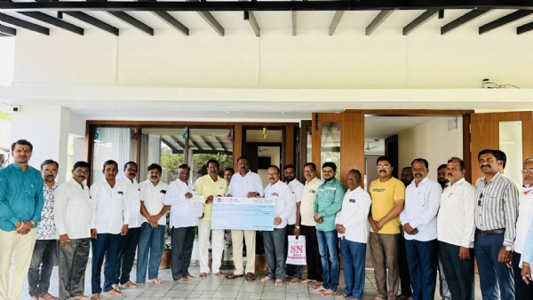 ५,५८,५९१/- इतकी रक्कम पूरग्रस्त निधीसाठी जमा ५,५८,५९१/- इतकी रक्कम पूरग्रस्त निधीसाठी जमा