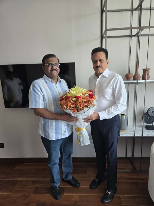 जिल्ह्यामध्ये भाजपा राकपाची युती होण्यासाठी भुजबळ - महाजनांची भेट, लवकरच होणार निर्णय जिल्ह्यामध्ये भाजपा राकपाची युती होण्यासाठी भुजबळ - महाजनांची भेट, लवकरच होणार निर्णय