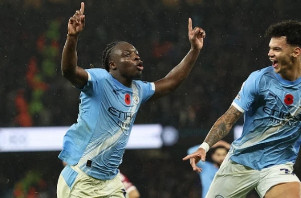 मँचेस्टर सिटीने लिव्हरपूलचा ३-० ने केला पराभव मँचेस्टर सिटीने लिव्हरपूलचा ३-० ने केला पराभव