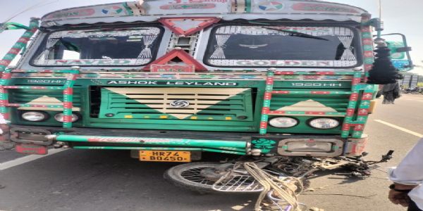 धुळे – चाळीसगाव राष्ट्रीय महामार्गावर ट्रकच्या धडकेत दुचाकीस्वाराचा मृत्यू