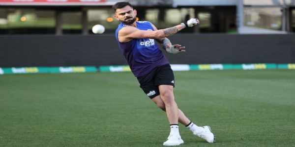 विराट कोहलीने एकदिवसीय फलंदाजांच्या क्रमवारीत बाबरला टाकले मागे