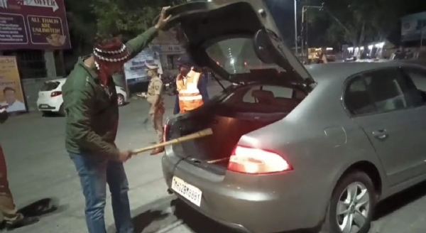 दिल्ली बॉम्बस्फोटानंतर अमरावतीत हाय अलर्ट शहरातील सर्वच चौकांवर पोलिसांची नाकाबंदी दिल्ली बॉम्बस्फोटानंतर अमरावतीत हाय अलर्ट शहरातील सर्वच चौकांवर पोलिसांची नाकाबंदी