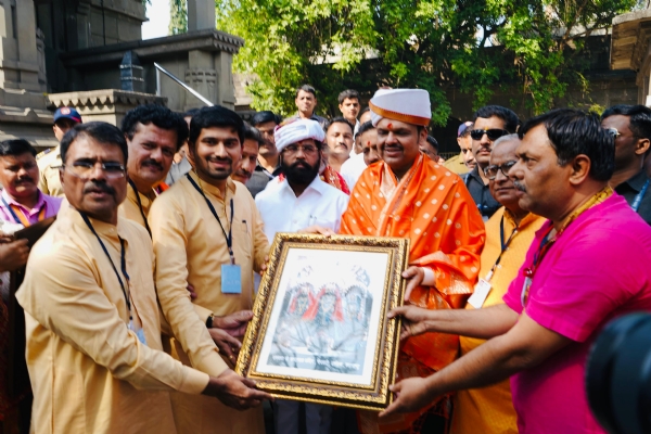 श्री काळाराम मंदिराचे मुख्यमंत्री फडणवीस उपमुख्यमंत्री शिंदेनी घेतले दर्शन श्री काळाराम मंदिराचे मुख्यमंत्री फडणवीस उपमुख्यमंत्री शिंदेनी घेतले दर्शन