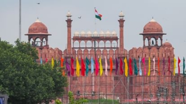 दिल्ली बॉम्बस्फोटामुळे परदेशी पर्यटकांनी भारत दौरे पुढे ढकलले