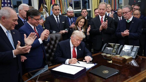 अमेरिकेच्या इतिहासातील सर्वात मोठा शटडाऊन अखेर संपला