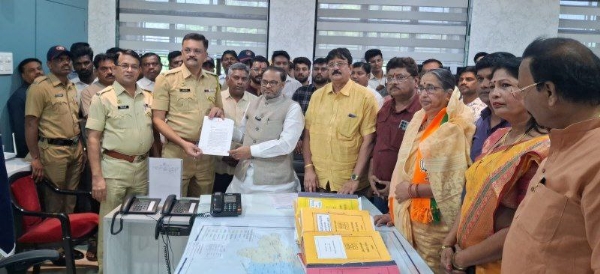 अमरावतीत “विचारा इस्लामविषयी?” पोस्टर; भाजप नेत्यांची पोलिस आयुक्तांवर धडक