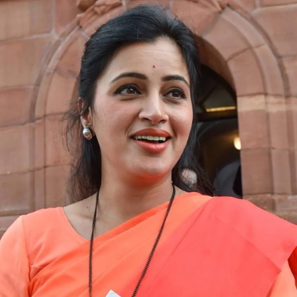 ‘आता तरी इव्हीएमवर रडणे सोडा!’ नवनीत राणा यांचा काँग्रेस, शिवसेनेला टोला… ‘आता तरी इव्हीएमवर रडणे सोडा!’ नवनीत राणा यांचा काँग्रेस, शिवसेनेला टोला…