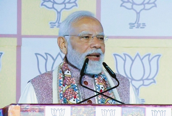 पंतप्रधान नरेंद्र मोदी कार्यकर्त्यांचे मार्गदर्शन करताना पंतप्रधान नरेंद्र मोदी कार्यकर्त्यांचे मार्गदर्शन करताना