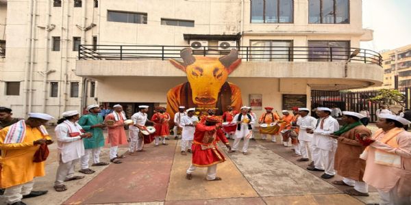 ‘गोंधळ’ची महाराष्ट्रात जोरदार चर्चा