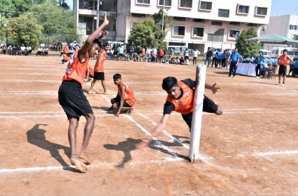 महाराष्ट्र राज्य शालेय खो-खो स्पर्धा. मुंबई, लातूर कोल्हापूर, नाशिक, पूणे विभागांचे संघ उपांत्य फेरीत दाखल. महाराष्ट्र राज्य शालेय खो-खो स्पर्धा. मुंबई, लातूर कोल्हापूर, नाशिक, पूणे विभागांचे संघ उपांत्य फेरीत दाखल.