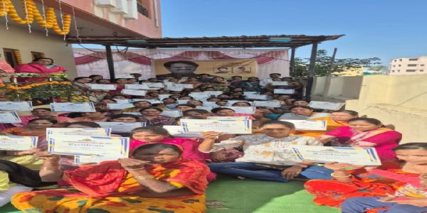 लातूर: 93 महिलांनी पूर्ण केले महिला सक्षमीकरण प्रशिक्षण