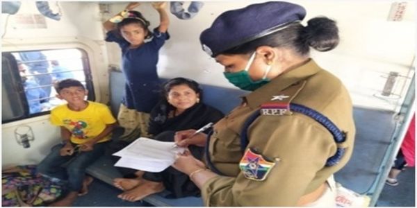 मध्ये रेल्वे कायद्याच्या विविध कलमांखाली ८,१८४ गुन्हेगारांना अटक