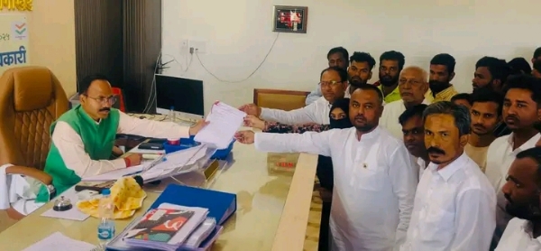 गंगाखेड नगरपालिकेत नगराध्यक्षपदासाठी कॉंग्रेसकडून उजनामाईन शेख यांचा उमेदवारी दाखल गंगाखेड नगरपालिकेत नगराध्यक्षपदासाठी कॉंग्रेसकडून उजनामाईन शेख यांचा उमेदवारी दाखल