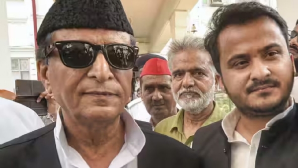 बनावट पॅन कार्ड प्रकरणात आझम खान आणि त्यांच्या मुलाला ७ वर्षांची शिक्षा बनावट पॅन कार्ड प्रकरणात आझम खान आणि त्यांच्या मुलाला ७ वर्षांची शिक्षा