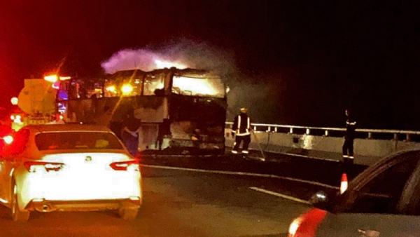 सौदी अरेबियातील बस अपघात: पंतप्रधानांसह परराष्ट्रीय मंत्र्यांनी व्यक्त केलं दुःख सौदी अरेबियातील बस अपघात: पंतप्रधानांसह परराष्ट्रीय मंत्र्यांनी व्यक्त केलं दुःख