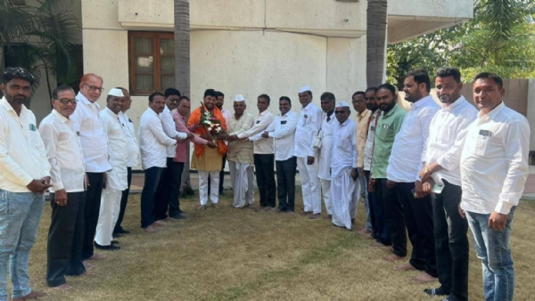 आमदार अर्जुनराव खोतकर यांचा सत्कार आमदार अर्जुनराव खोतकर यांचा सत्कार