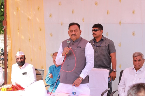 सहकार मंत्री बाबासाहेब पाटील यांच्या हस्ते सहकार मंत्री बाबासाहेब पाटील यांच्या हस्ते