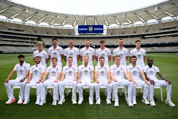 पहिल्या अॅशेस कसोटीसाठी इंग्लंडचा संघ जाहीर पहिल्या अॅशेस कसोटीसाठी इंग्लंडचा संघ जाहीर