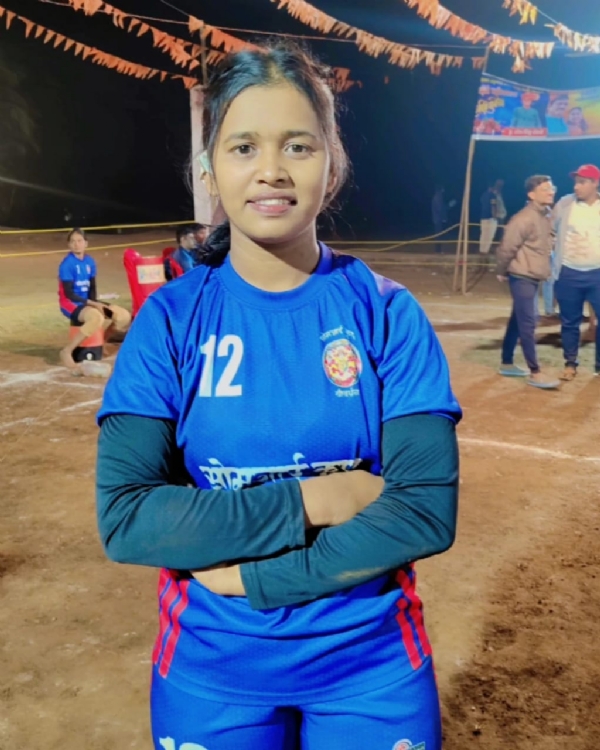 महाडचा मान वाढवला! तनिषा साखरेची राज्यस्तरावर धडाकेबाज निवड महाडचा मान वाढवला! तनिषा साखरेची राज्यस्तरावर धडाकेबाज निवड