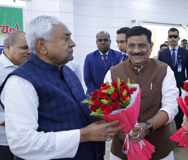 जेडीयूकडून नितीश कुमार तर भाजपकडून सम्राट चौधरी यांची विधिमंडळ पक्षनेतेपदी निवड जेडीयूकडून नितीश कुमार तर भाजपकडून सम्राट चौधरी यांची विधिमंडळ पक्षनेतेपदी निवड