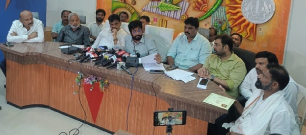 भाजपचा अजेंडा आहे ट्रोलिंग – बच्चू कडूंचा आरोप, पाच वकिलांची टीम करणार कारवाई भाजपचा अजेंडा आहे ट्रोलिंग – बच्चू कडूंचा आरोप, पाच वकिलांची टीम करणार कारवाई