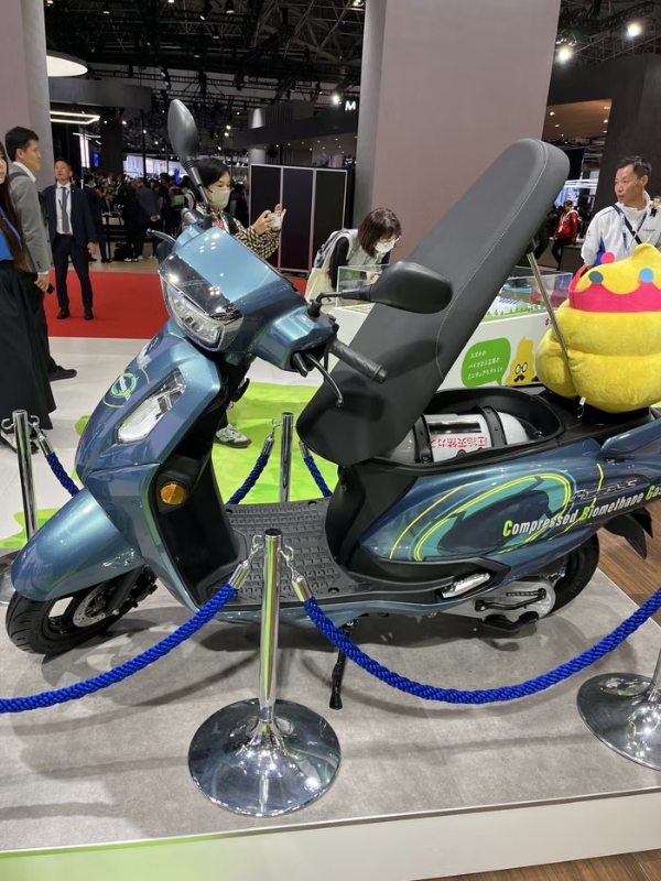 Suzuki Access 125 CNG scooter