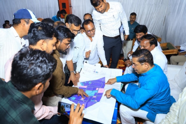 औसा शहराच्या औद्योगिक विकासाला गती देण्यासाठी औसा शहराच्या औद्योगिक विकासाला गती देण्यासाठी