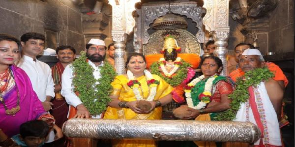 बळीराजाला सुखी ठेवा , एकनाथ शिंदेचे पांडुरंगाला साकडे