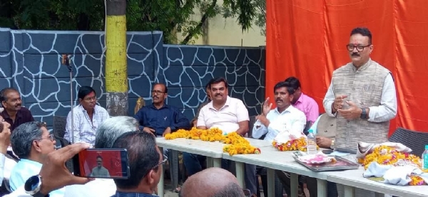 प्रशासन - पत्रकारांच्या समन्वयातुन समाजहित साधावे - जिल्हाधिकारी चव्हाण प्रशासन - पत्रकारांच्या समन्वयातुन समाजहित साधावे - जिल्हाधिकारी चव्हाण