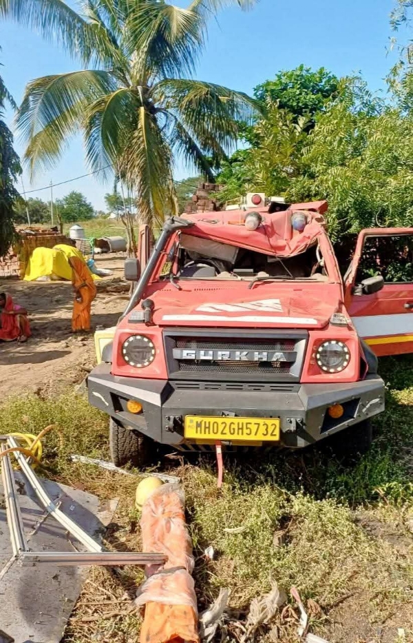 अजित दादांच्या ताफ्यातील गाडीमुळे भीषण अपघात..