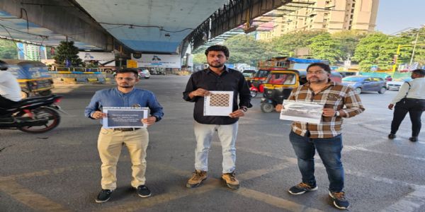 ठाण्यात वाहतूक पोलिसांच्या दंडकेंद्रित कारभारा विरोधात ‘अजय जया फाउंडेशन’चे जोरदार आंदोलन