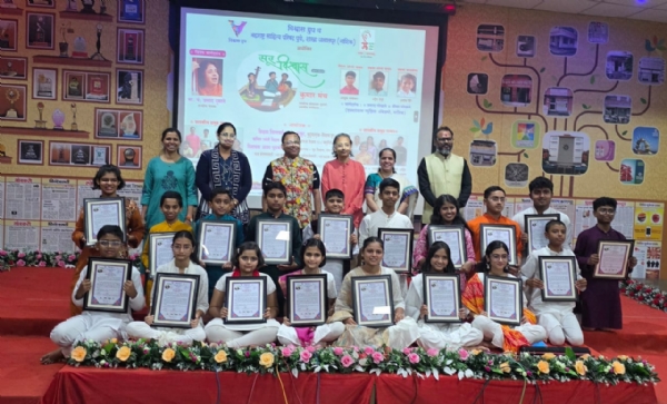 संगीत साधनेतून स्वतःतल्या सुप्त जाणिवांचा शोध घेणे शक्य - पं.प्रसाद दुसाने संगीत साधनेतून स्वतःतल्या सुप्त जाणिवांचा शोध घेणे शक्य - पं.प्रसाद दुसाने