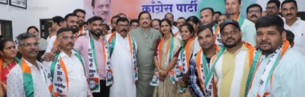 शिवसेना शिंदे गटात उभी फुट; तालुका प्रमुखांसह शेकडो कार्यकर्ते राष्ट्रवादीत